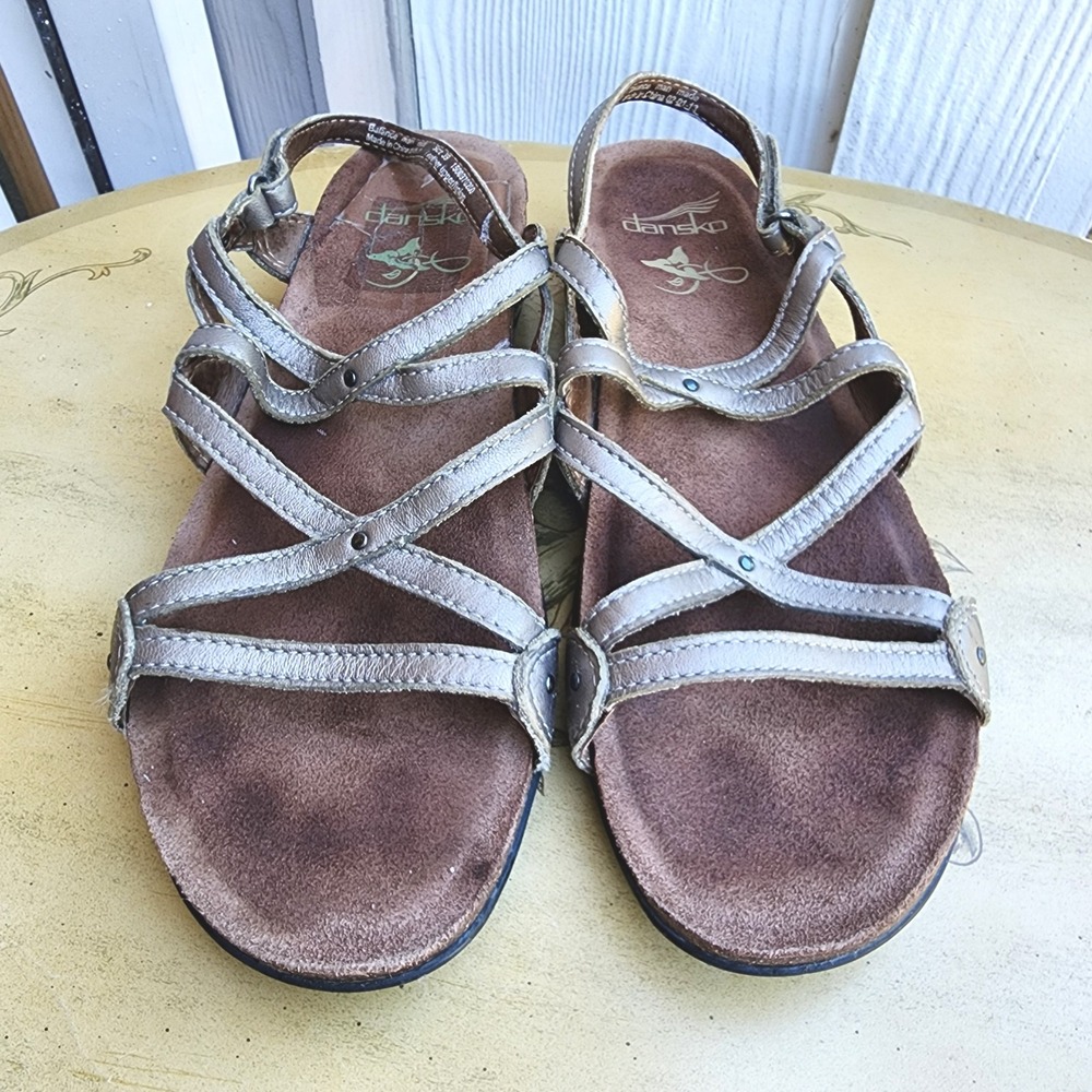 Dansko EU 39 US 8.5 to 9 Metallic Leather Jovie Strappy Sandals Comfort Flat